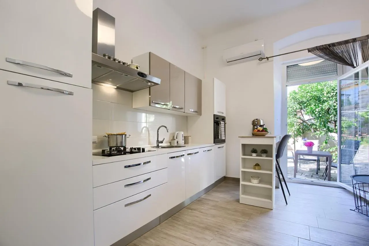 Apartman Emilia Apartment Pula