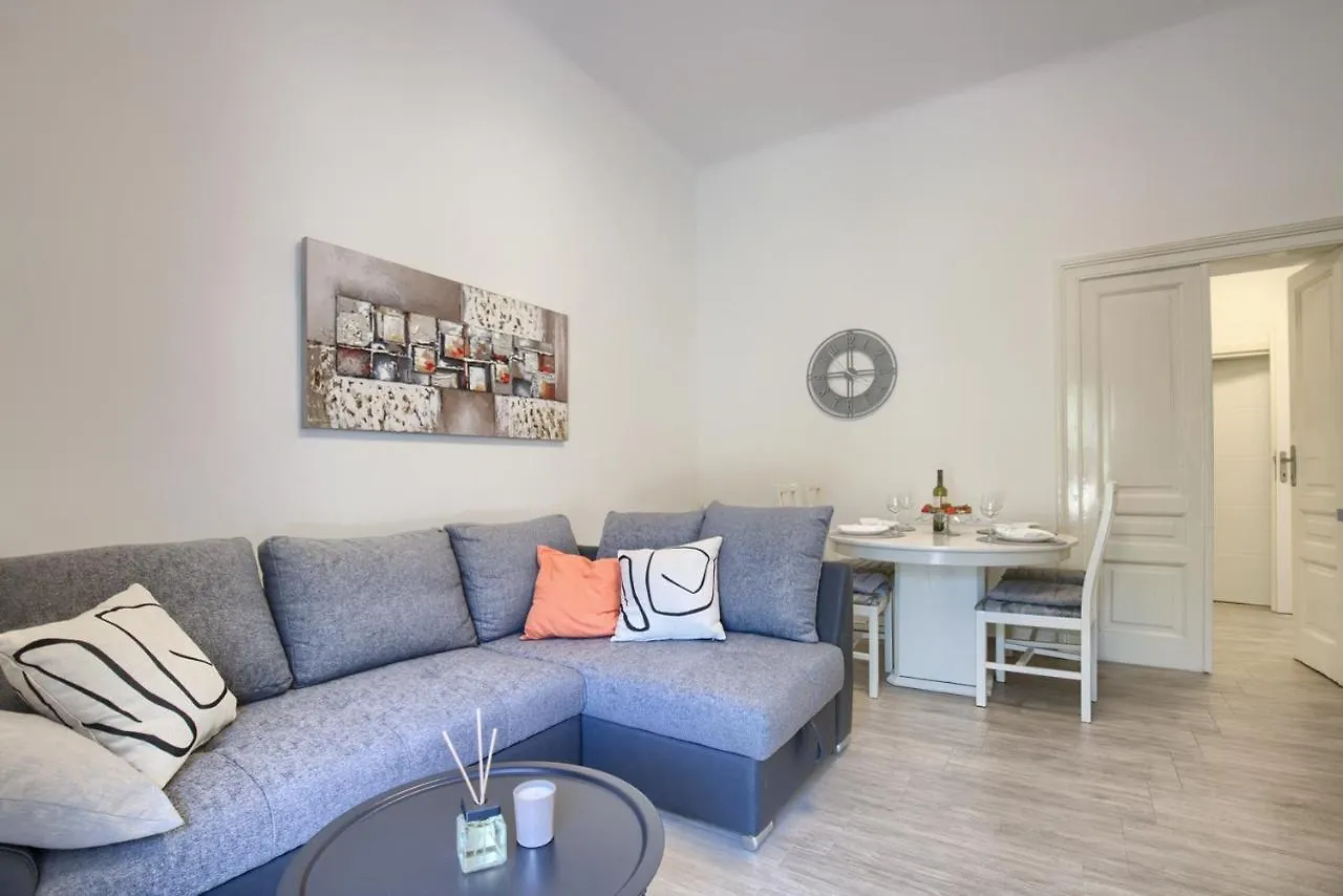 Apartman Emilia Apartment Pula 0*,
