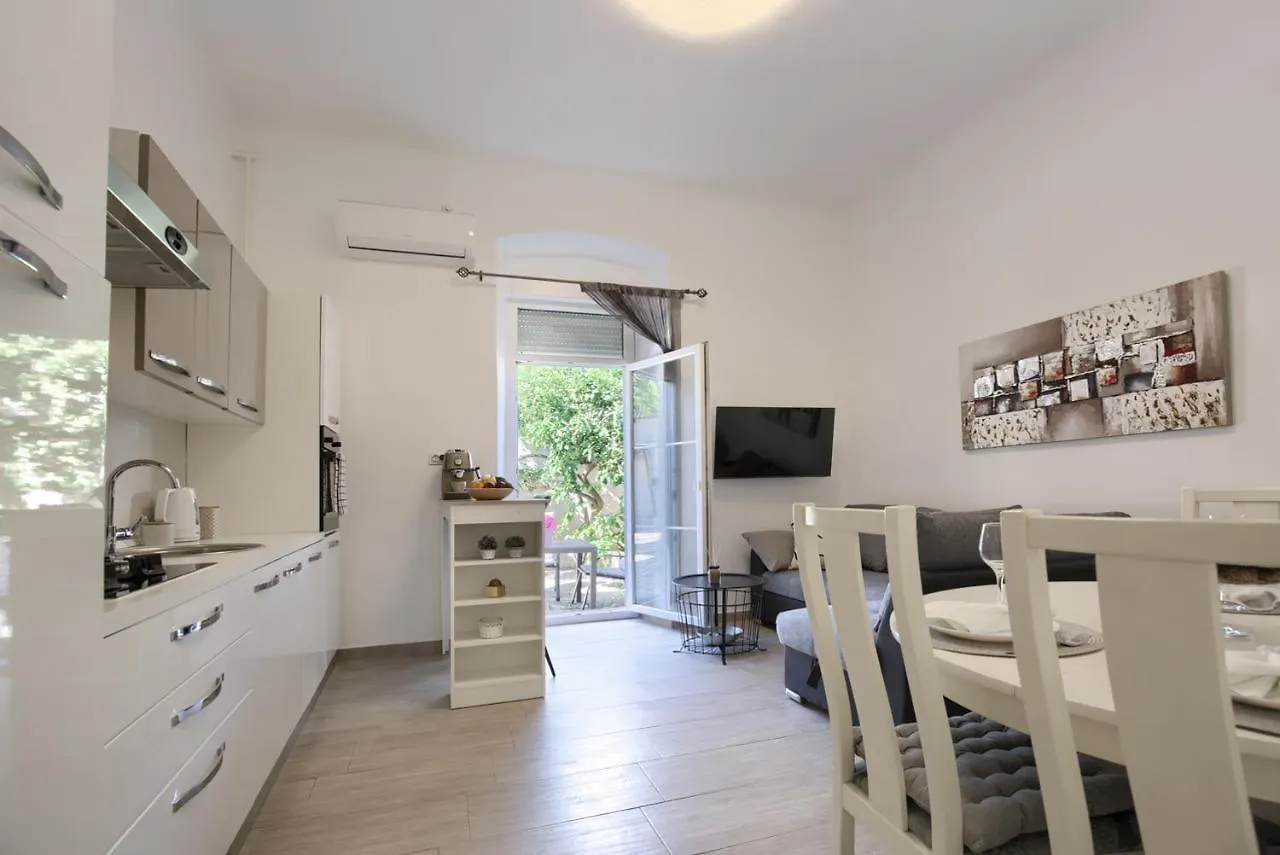 Apartamento Apartman Emilia Pula